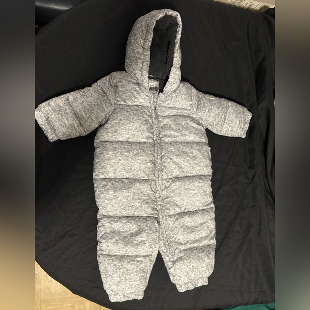 GAP Baby Gray Snowsuit 6-12 Months !